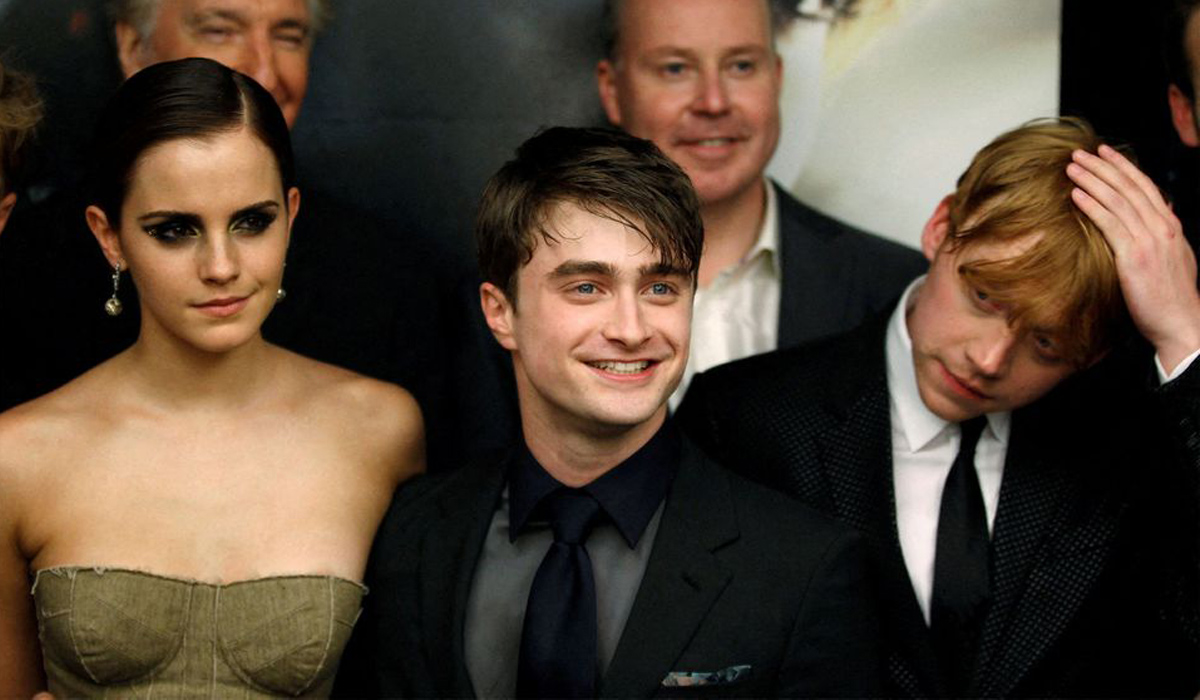 'Harry Potter' cast recalls first kisses, horrible haircuts in reunion special